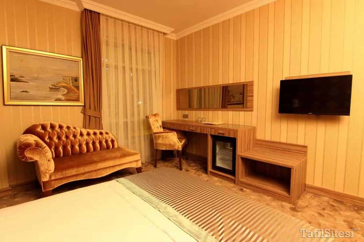 The Rise Aron Business Hotel